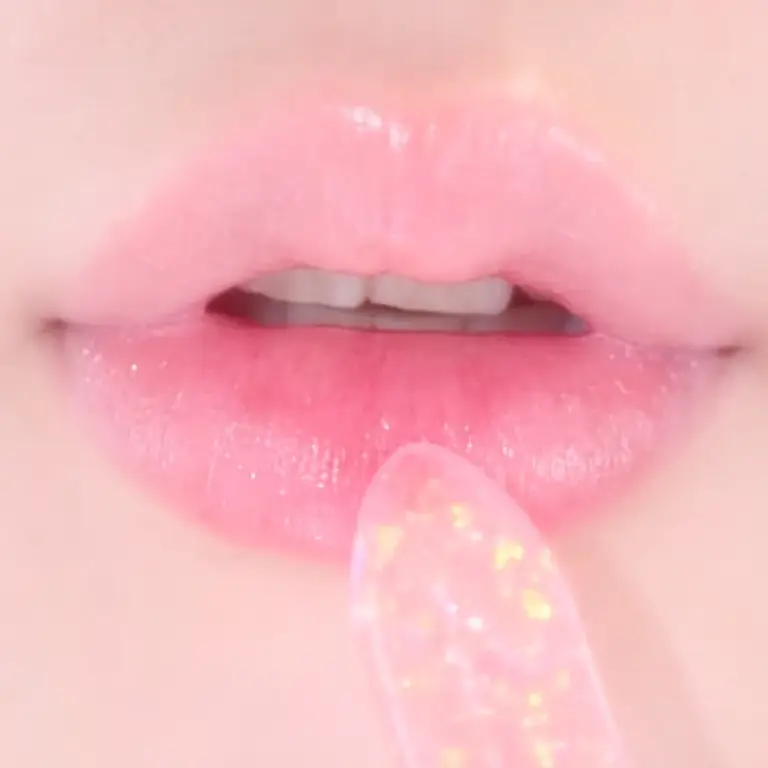 [MY MELODY & KUROMI EDITION] AMUSE Sparkle Soda Lip Balm [MY MELODY] 01 Plum Soda